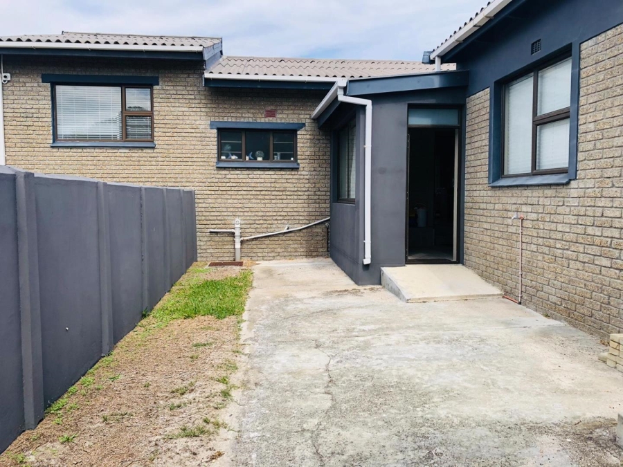 5 Bedroom Property for Sale in Franskraal Western Cape